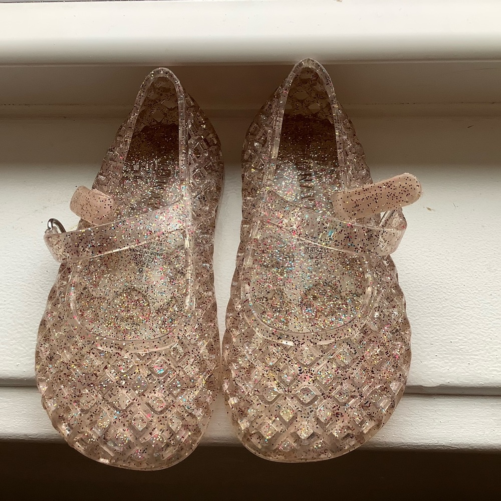 ⚡️3 for $15!! Old Navy jellys sandals size 5